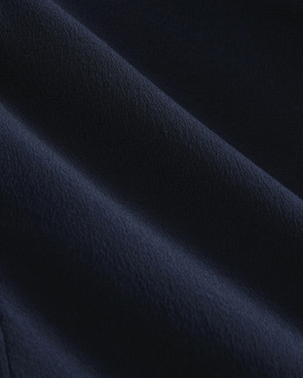 The V-Neck Blouse in Washable Silk | Navy